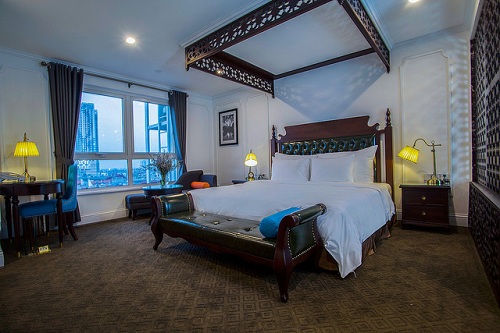 Các phòng đều được thiết kế hài hòa giữa phong cách cổ điển và hiện đại với cảm hứng chủ đề sông Hồng và Hà Nội